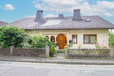 Ihr neues Zuhause in ruhiger Lage und traumhafter Aussicht inkl. Einliegerwohnung