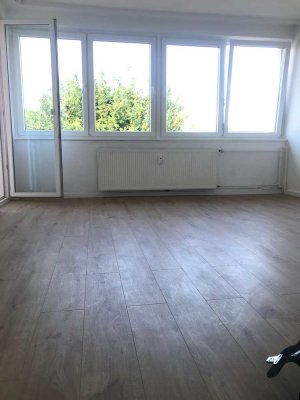 Schöne und vollständig renovierte 3-Raum-Wohnung mit Balkon und EBK in Neustadt am Rübenberge