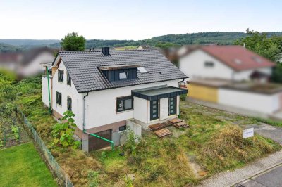 Zweifamilienhaus im Rohbau: Kurz vor Fertigstellung, ideal für persönliche Ausbauwünsche