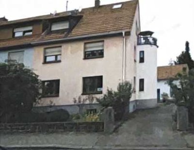 Exklusive 3,5-Raum-Maisonette-Wohnung mit Balkon und EBK in Karlsruhe