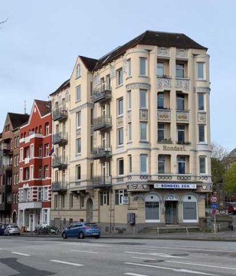 Mitten in Kiel: 4-Zimmer-Altbau-Wohnung