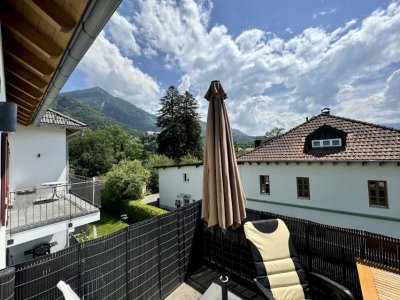 Lichtdurchflutete, behindertengerechte 2-Zi.-ETW mit großem Bergblickbalkon, Lift und Carport