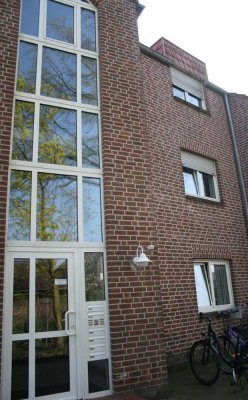 Ansprechende und gepflegte 3-Zimmer-DG-Wohnung mit Balkon in Gronau (Westfalen)