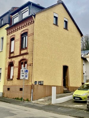 Geräumige, sanierte 1-Zimmer-Wohnung zur Miete in Königswinter