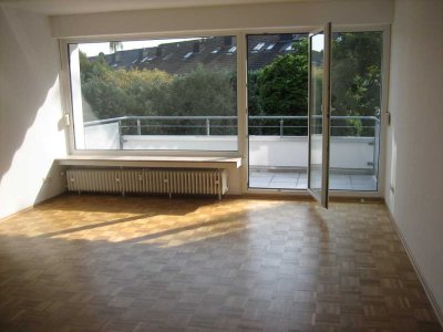 Refrath sonnige Ruhiglage 2 Zimmer, KDB, Balkon