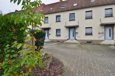 Familienfreundliches Reihenhaus mit eigenem Pool und Südgarten