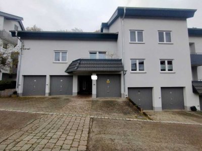 Attraktive, großzügige Maisonettewohnung in grüner Ortsrandlage - ab sofort zu vermieten!