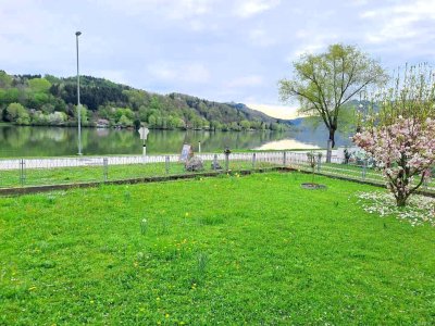 Ein-/Zweifamilienhaus mit DONAUBLICK u. Garten - Bootsliebhaber? 24 lfm Donaulände m. direkten Zugang