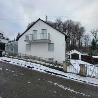 Haus mit 2 Wohnungen in schöner und ruhiger Lage am Waldrand