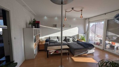 super schöne Dachgeschoss-wohnung im sehr gepflegten  Mehrfamilienhaus eschweiler/bohl