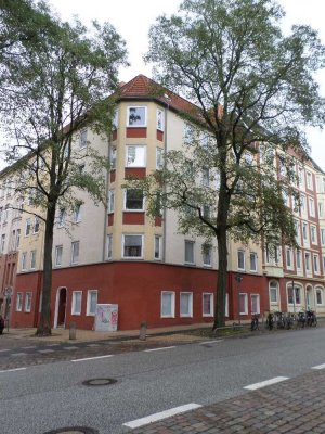 Renovierte 2-Zimmer-Altbauwohnung mit Balkon