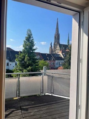 Dachgeschosswohnung mit Chic in zentraler Lage im 2-Familienhaus