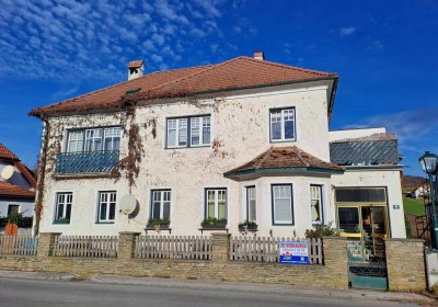 Vermietetes Anlageobjekt mit 2 Wohneinheiten und großer Halle