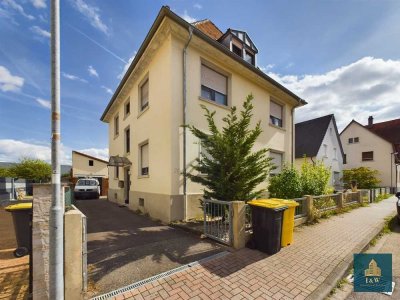 DREIFAMILIENHAUS  - mit Bauplatz für weitere 4 Einheiten