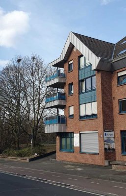 Ansprechende, helle 3-Zimmer-Maisonette-Wohnung mit Balkon in Neuss