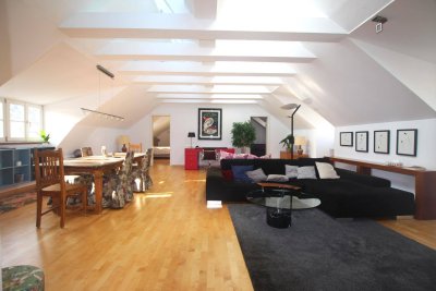 Stilvolle Dachgeschosswohnung im Herzen von Salzburg