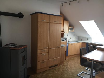 Für SINGLES oder PÄRCHEN: gemütliche helle DG-Wohnung 62m²