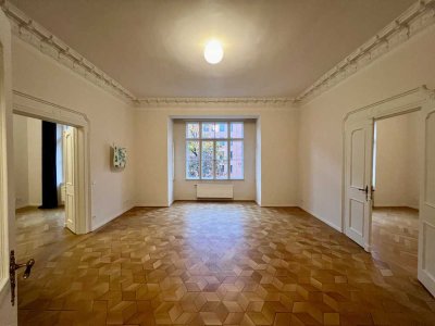 großzügige 5-Zimmer-Altbau-Wohnung - München-Schwabing