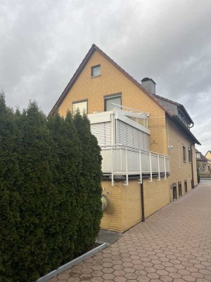 Vier-Zimmerwohnung mit Wintergarten, Balkon und Gartenzugang im 3 Familienhaus in Göttingen-Geismar