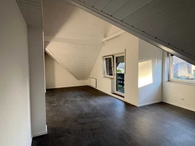 Großzügige 5-Zimmer-Wohnung in Zweifamilienhaus mit Balkon und Dachboden – Ideal für Familien!