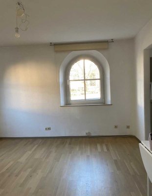 Gemütliche 1-Zimmer-Wohnung mit Gartenmitbenutzung und eigenem Stellplatz – Frei ab 01.02.2025