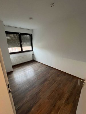 Erstbezug nach Sanierung mit Balkon: schöne 3-Zimmer-Wohnung in Kempen