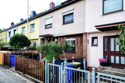 Gemütliches RMH mit Terrasse und Garten, renovierungsbedürftig!