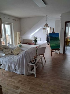 Freundliche 2-Zimmer-DG-Wohnung mit Balkon und EBK in Treuenbrietzen