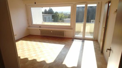 Gepflegte 1,5-Zimmer-Wohnung mit großem Balkon und Einbauküche in Radolfzell