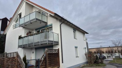 Helle Dachgeschoßwohnung in 3 Familien-Haus Höfingen