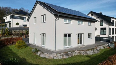 "Einzigartige Chance: Erleben Sie höchste Energieeffizienz in diesem exklusiven Fertighaus!"