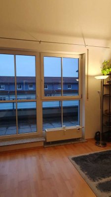 Helle 2 Zimmer Wohnung mit Dachterrasse