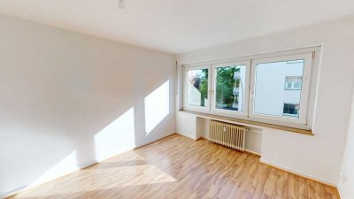 2 Zimmer mit kleiner Wohnküche und Balkon