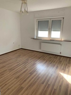 nette Wohnung super Lage in Ensen-Köln