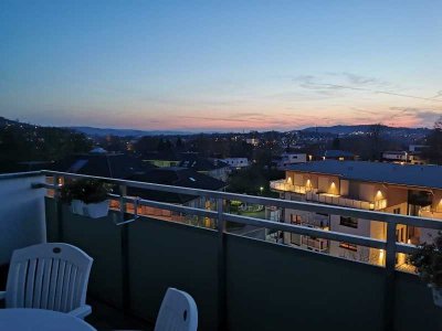 Sonnendurchflutete 3-Zimmer-DG-Wohnung mit Balkon, traumhafter Blick über Iserlohn, zentrumsnah