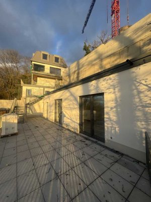 Schöne Einliegerwohnung mit großer Terrasse und Blick auf Heidelberg