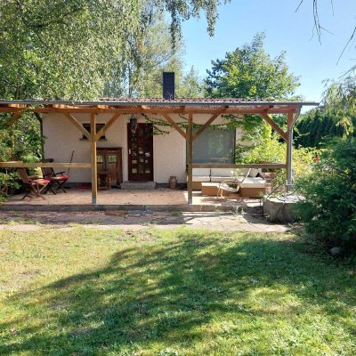 Bungalow auf Idyllischem Grundstück in zentraler Lage