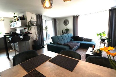 ** 4,5-Zimmer-Etagenwohnung - Sofort bezugsfrei - KFW 55 **