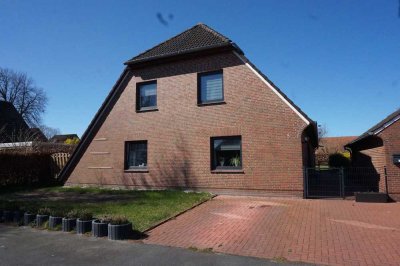 Gepflegtes Zweifamilienhaus mit viel Platz
- keine Käuferprovision -