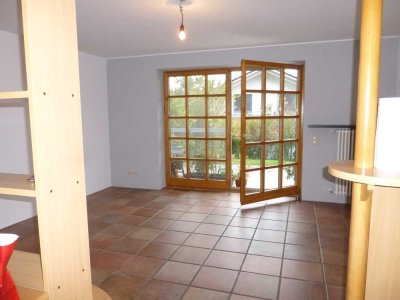 Geschmackvolle 3-Zimmer-Erdgeschosswohnung mit Terrasse und Garten in Roitham