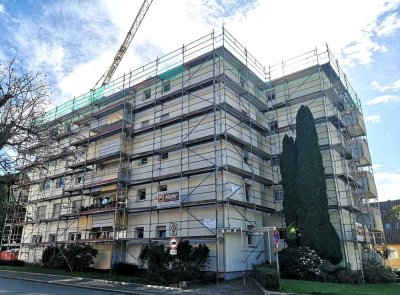 Renov.bedürftige, leerstehende, kleinere 3-Zi.-EG-Whg. (Hochparterre) mit SW-Balkon und Stellplatz