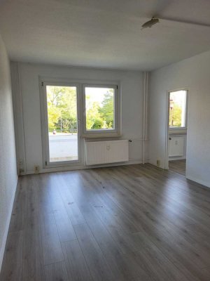 Kautionsfrei! Renovierte Singlewohnung mit Balkon im Erdgeschoss!