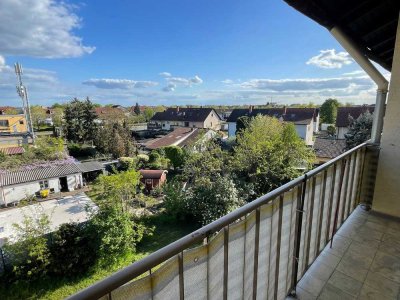 Frisch sanierte 2 Zimmer Wohnung mit Balkon!