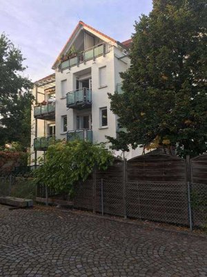 Moderne 3-R-Wohnung mit Balkon