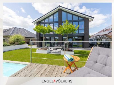 Exklusives Eigenheim mit Wasserlage, Swimming Pool und eigenem Bootssteg