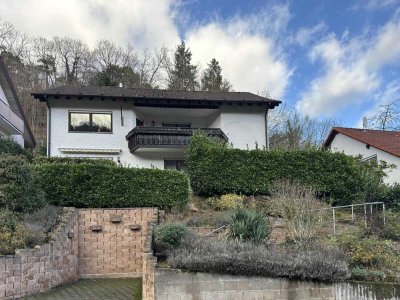 Wohnen mit schöner Aussicht - Einfamilienhaus mit Einliegerwohnung in Hambach