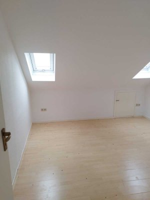 2-Zimmer-Dachgeschosswohnung in Langenselbold – Gemütlich & Zentral WE 14