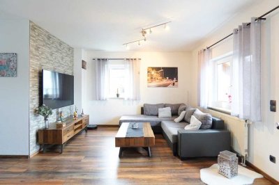 Top gepflegte Dachgeschosswohnung mit Terrasse und Tiefgaragenstellplatz