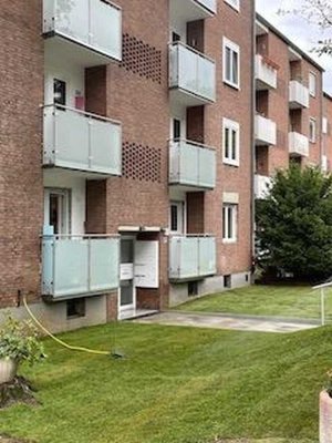 Schöne 3-Zimmerwohnung Im 3. OG rechts mit 2 Balkonen zu verkaufen - Gemeinschaftseigentum saniert -