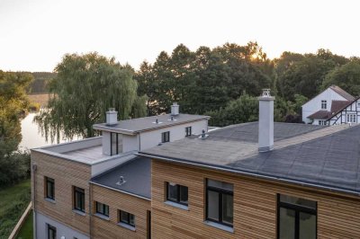 Dachgeschosswohnung am Seeufer, Umland Berlin